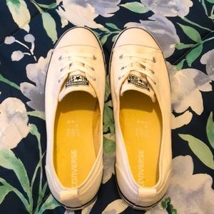 Converse slip on sneakers white